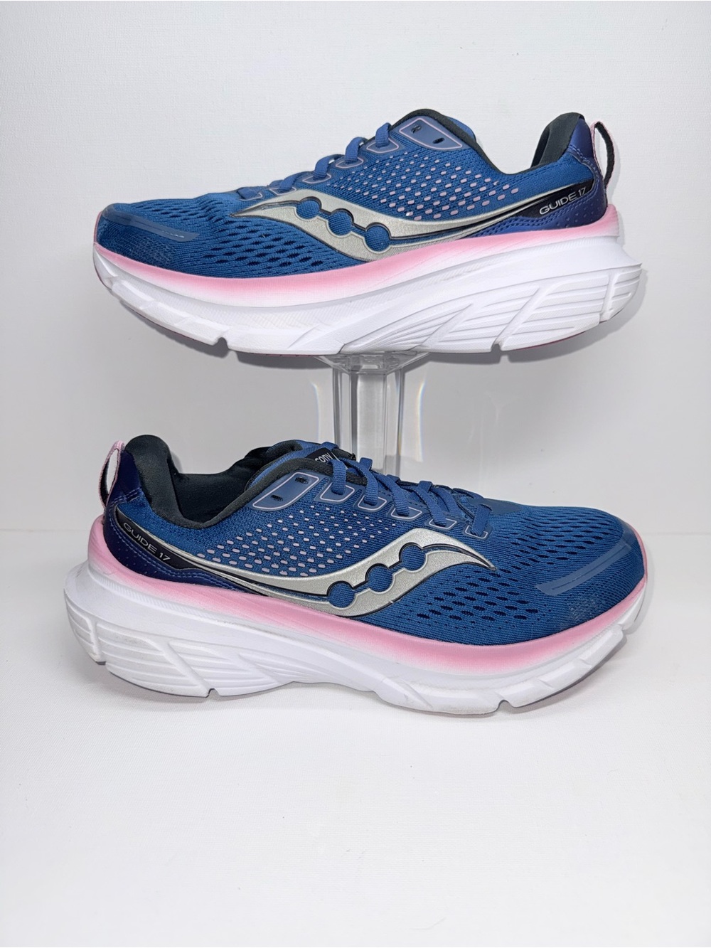 Saucony GUIDE 17 Women's Blue Running Shoes with Pink Accent